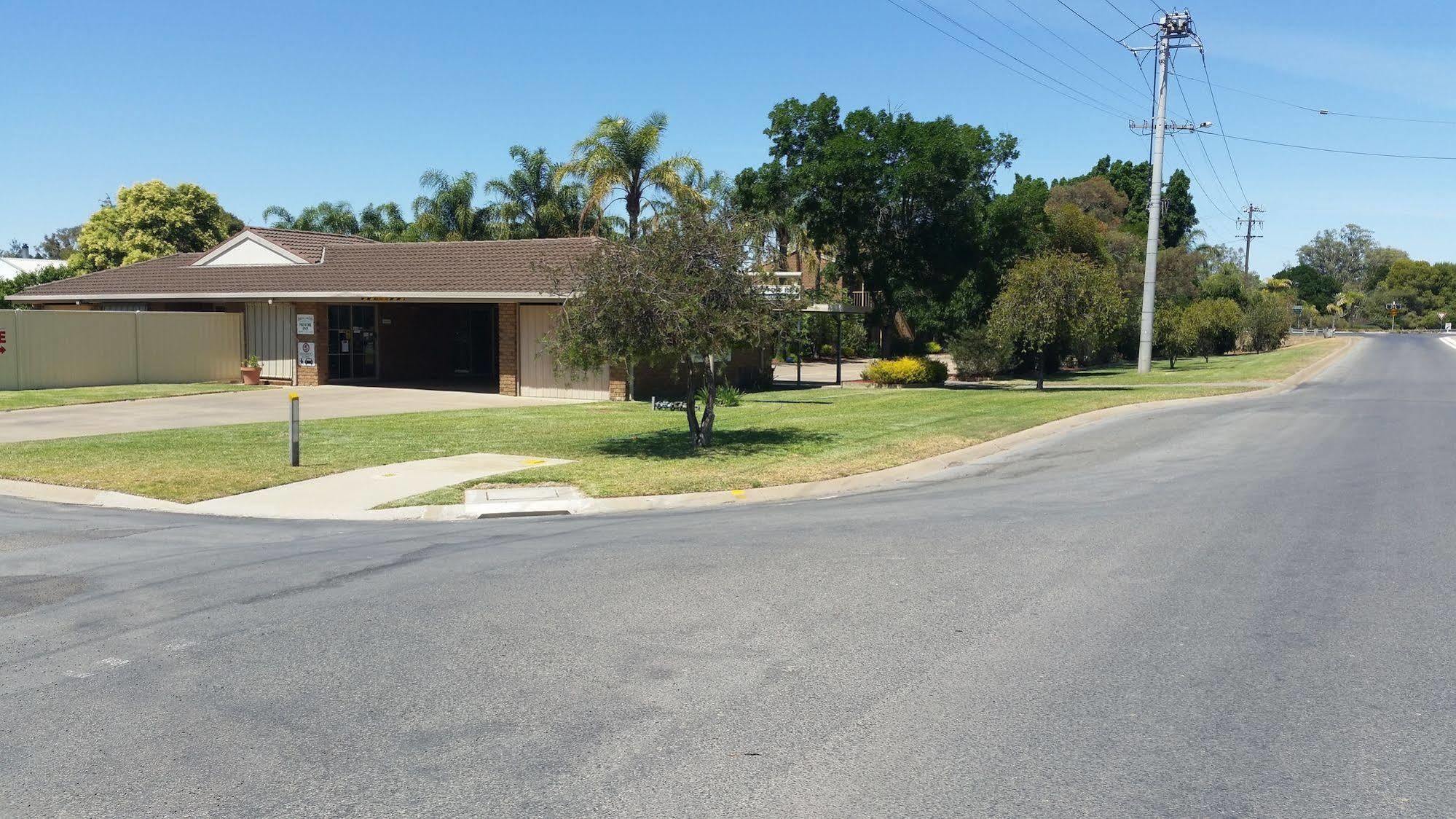 Darling Junction Motor Inn Wentworth Exterior photo